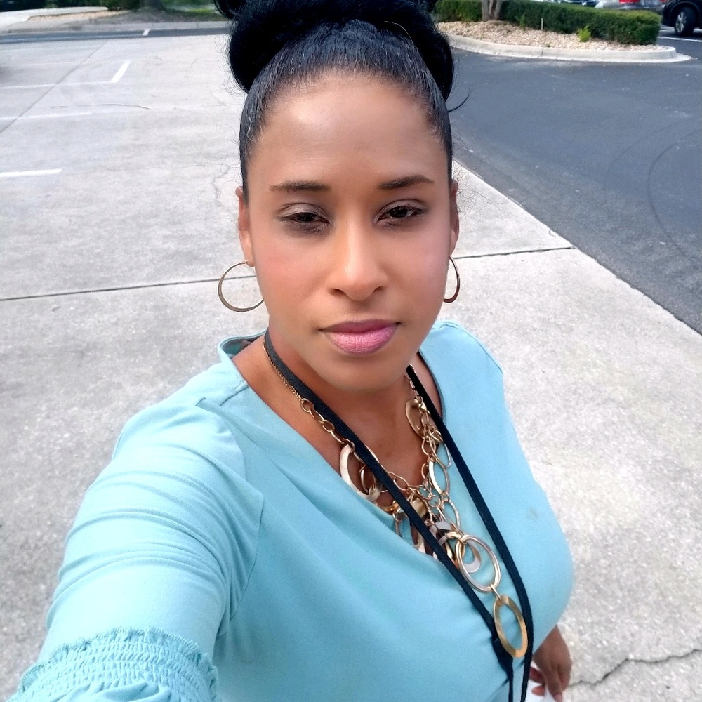 Meet your Posher, Angela